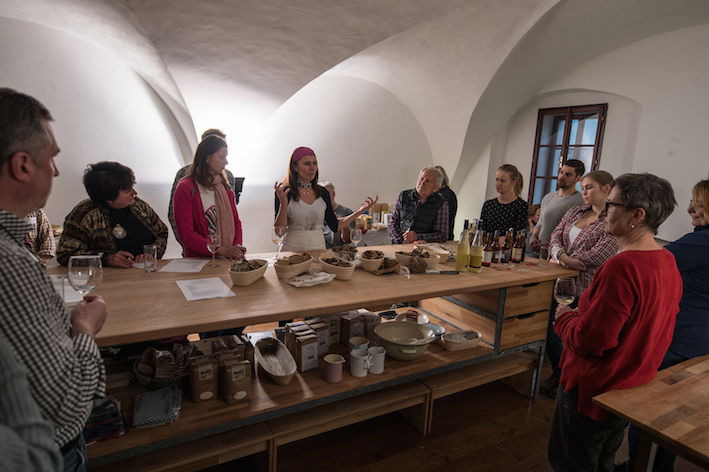 Bäuerinnen, Brot und Sehnsucht, Biobackschule Drosendorf